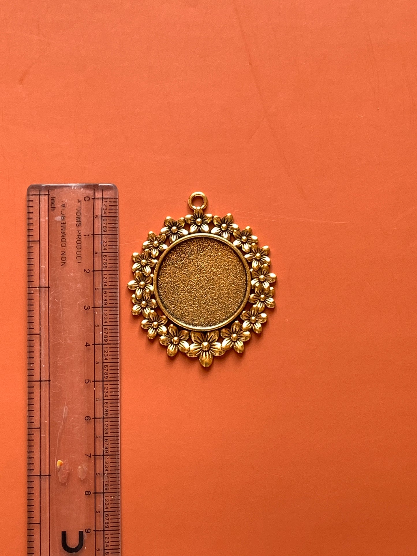 Round Floral Pendant Base - Gold