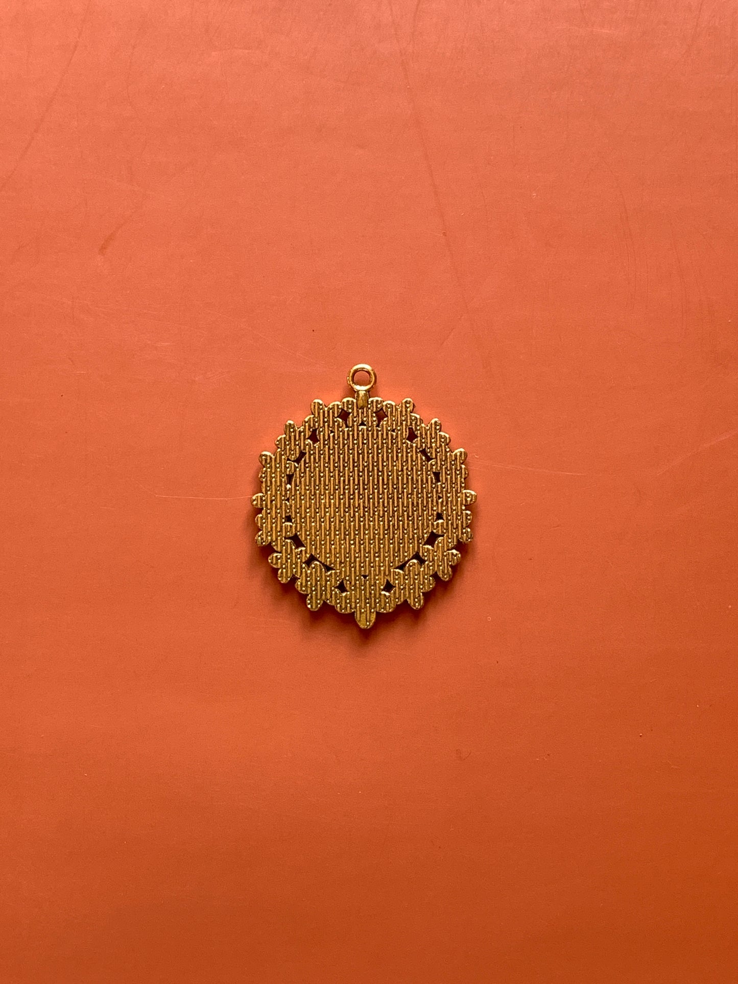 Round Floral Pendant Base - Gold